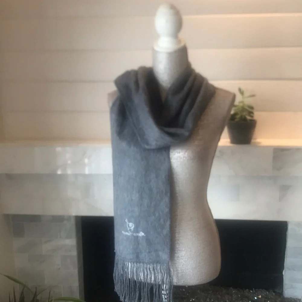 Camargo Peruvian Alpaca Blend Gray Scarf EUC